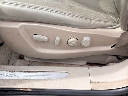 Used 2008 Cadillac DTS FWD image 15