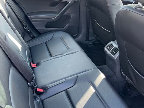 Used 2018 Volkswagen Golf SE image 10