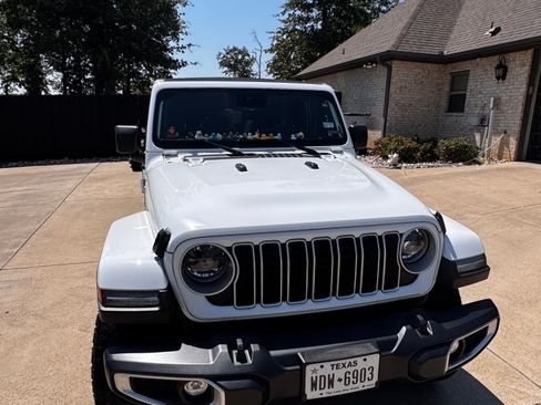 Used 2024 Jeep Wrangler Unlimited Sahara w/ Safety Group AWD/4WD image 5