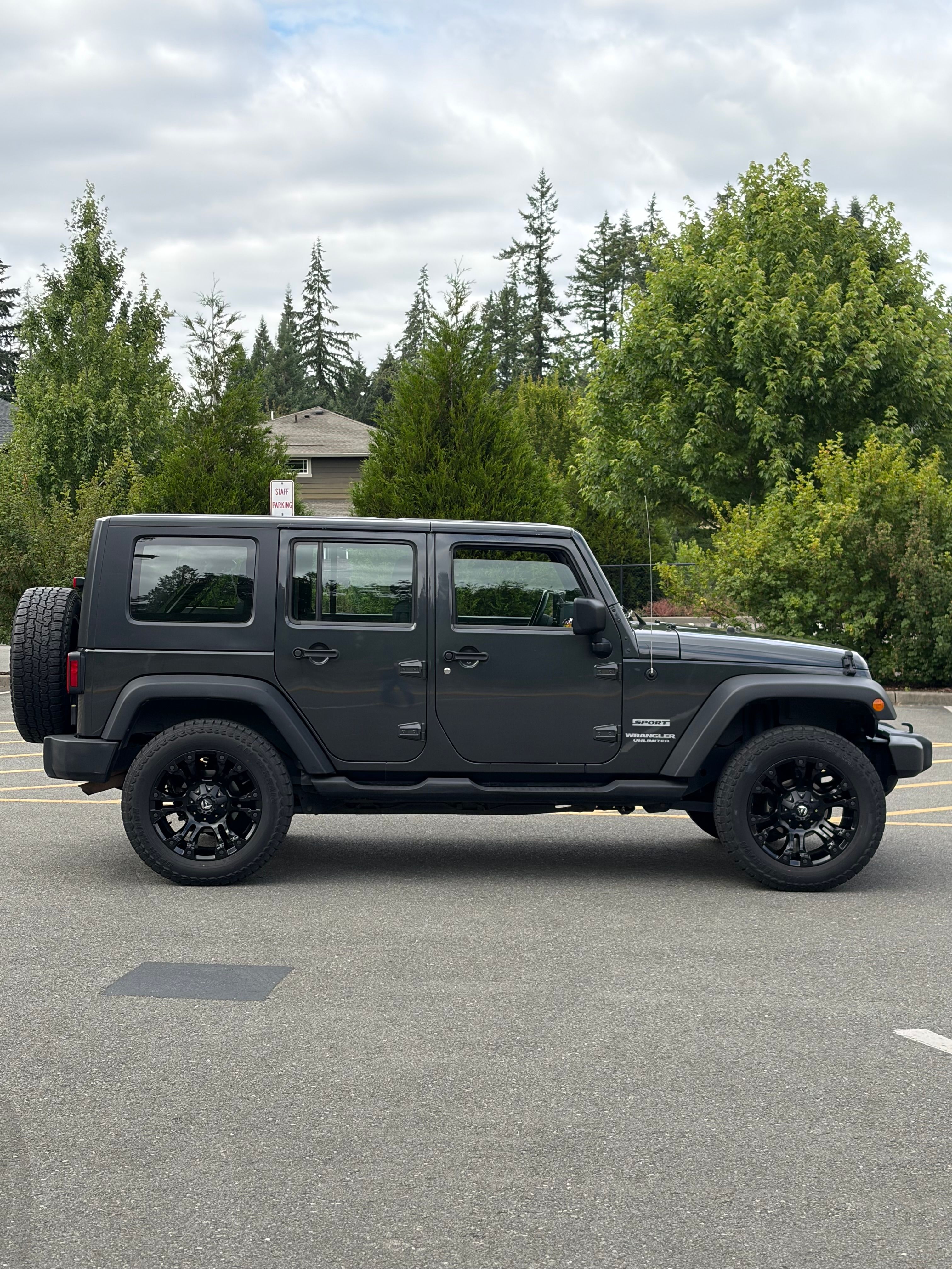 Used 2010 Jeep Wrangler Unlimited Sport AWD/4WD image 1
