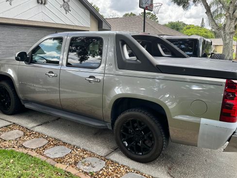 Used 2009 Chevrolet Avalanche LT RWD image 11