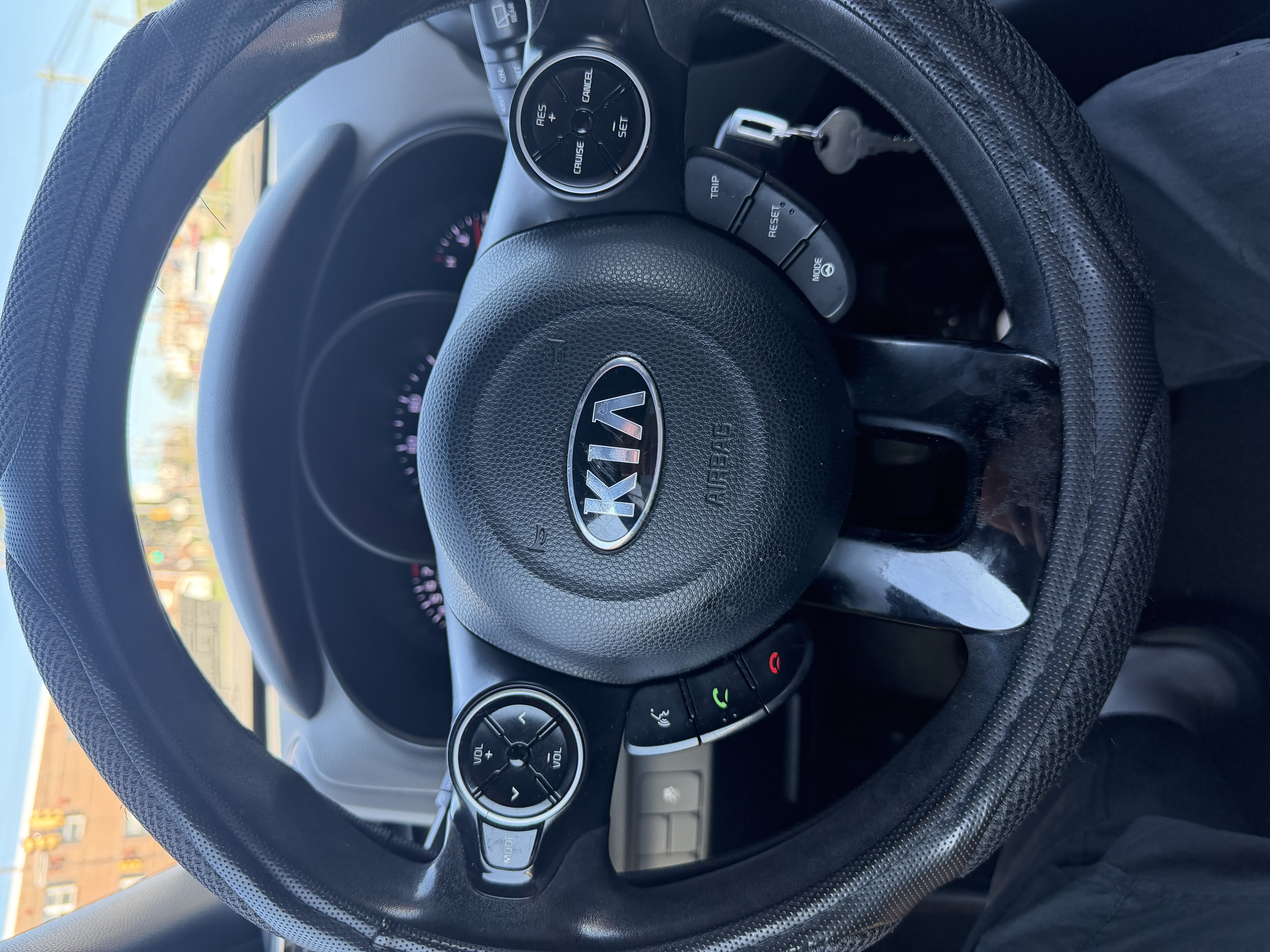 Used 2016 Kia Soul + FWD image 13