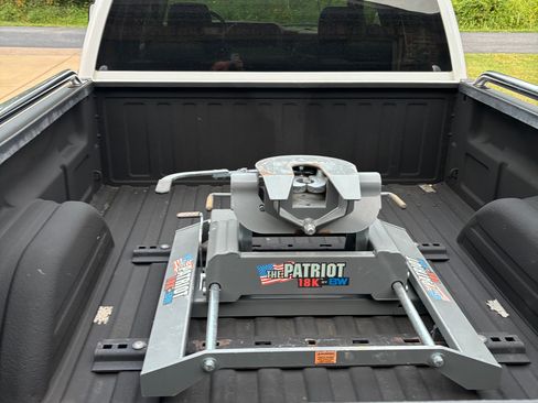 Used 2006 GMC Sierra 2500 W/T w/ Skid Plate Package image 12