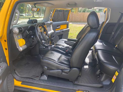 Used 2007 Toyota FJ Cruiser 2WD image 10