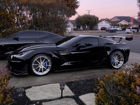 Used 2019 Chevrolet Corvette ZR1 RWD image 4