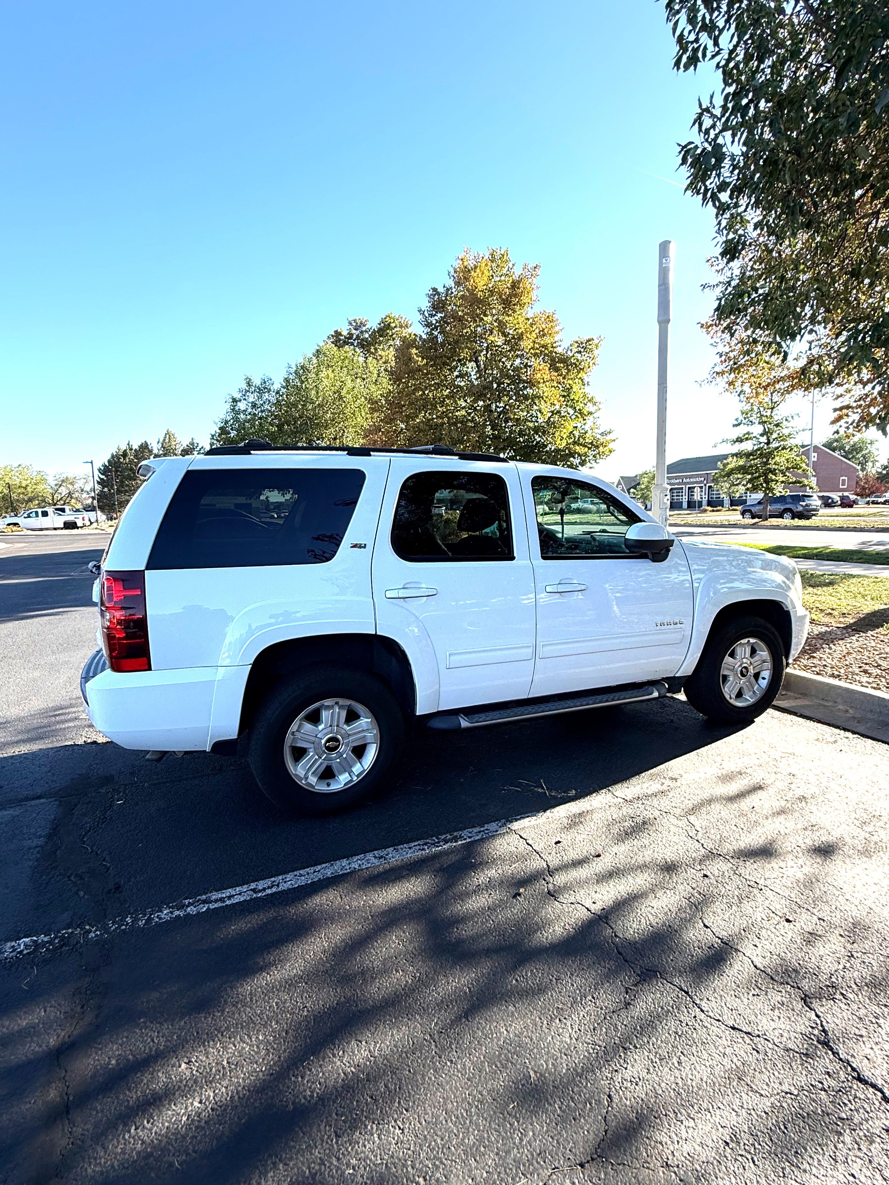 Used 2011 Chevrolet Tahoe LT w/ Luxury Package AWD/4WD image 1