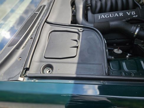 Used 2002 Jaguar XJ8 image 14