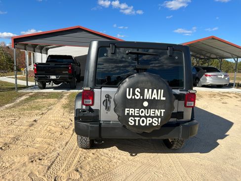 Used 2016 Jeep Wrangler Unlimited Sport image 10