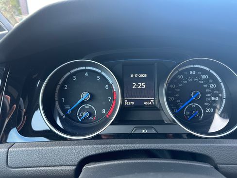 Used 2015 Volkswagen Golf R 4-Door image 5