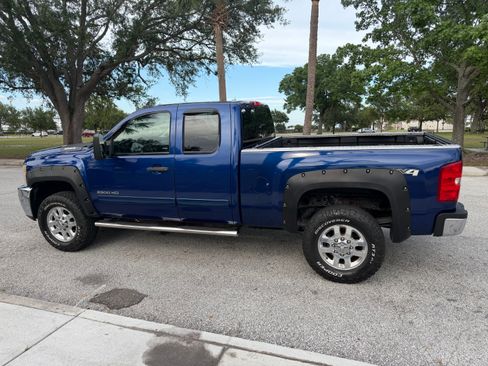 Used 2013 Chevrolet Silverado 2500 LT w/ Interior Plus Package AWD/4WD image 14