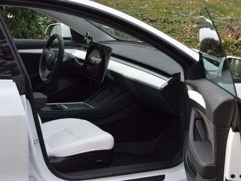 Used 2023 Tesla Model 3 Long Range image 5