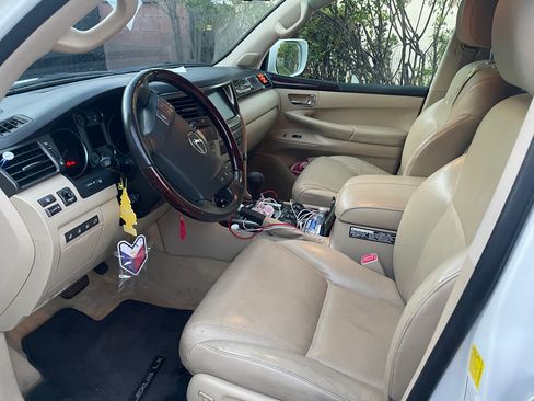 Used 2011 Lexus LX 570 4WD image 10