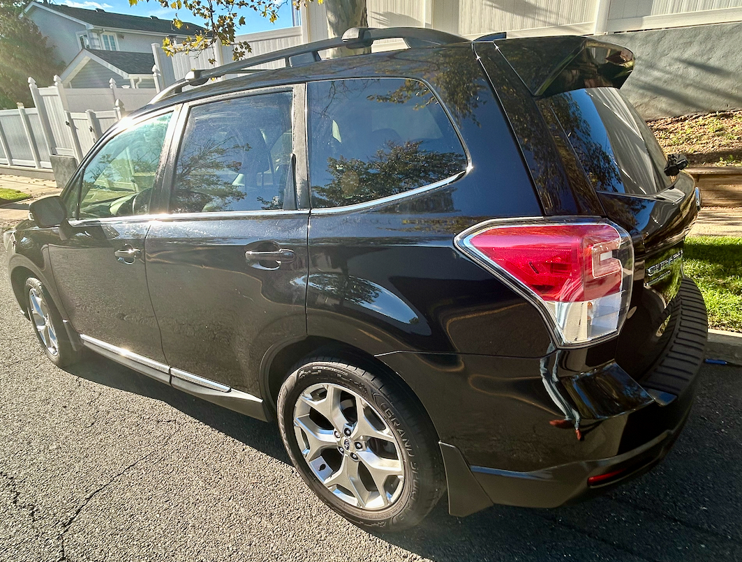 Used 2017 Subaru Forester 2.5i Touring AWD/4WD image 10