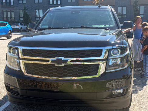 Used 2019 Chevrolet Tahoe LT AWD/4WD image 2
