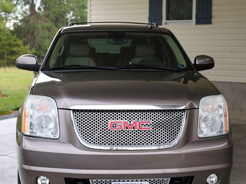 Used 2012 GMC Yukon XL Denali AWD/4WD image 4