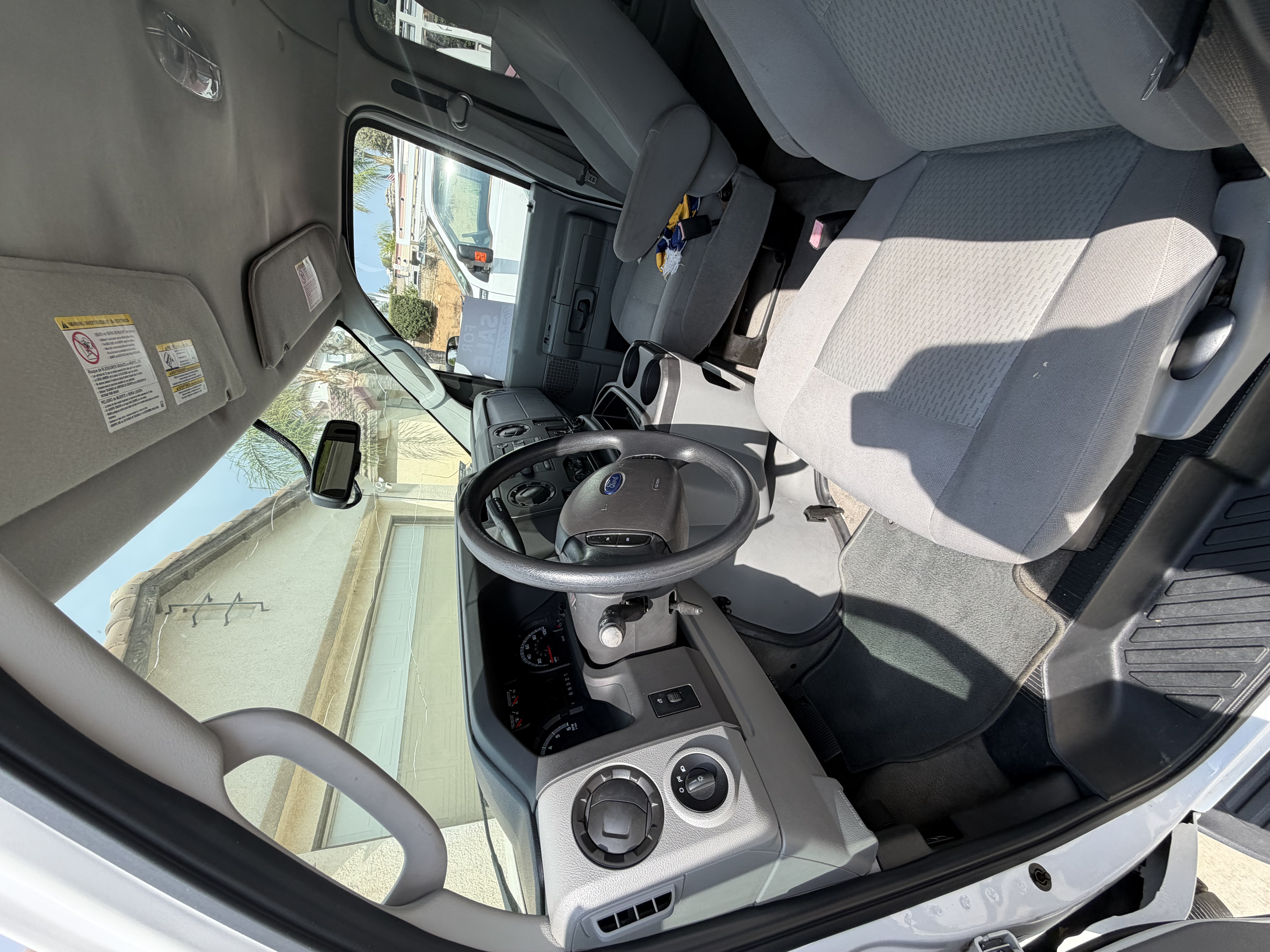 Used 2014 Ford E-350 and Econoline 350 XLT RWD image 6