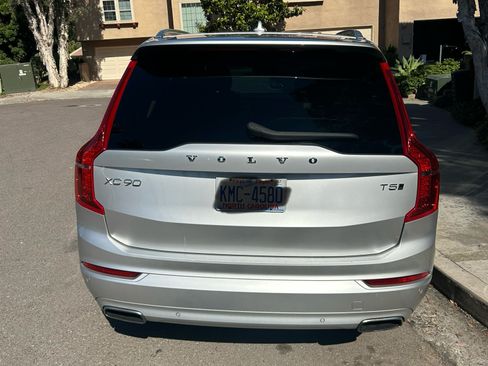 Used 2021 Volvo XC90 T5 Momentum w/ Climate Package AWD/4WD image 4