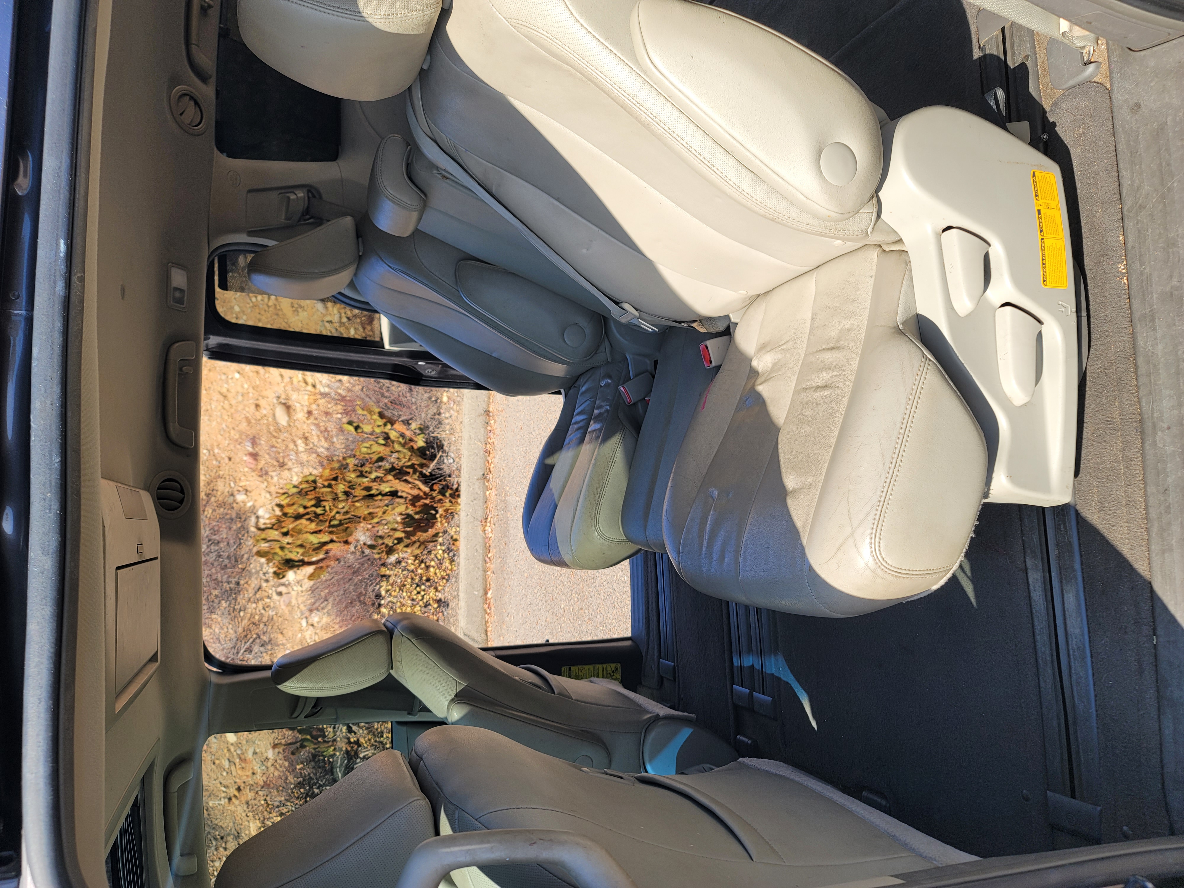 Used 2013 Toyota Sienna XLE w/ Entertainment Pkg FWD image 9