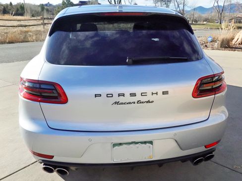 Used 2017 Porsche Macan Turbo image 6