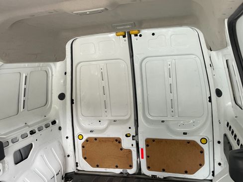 Used 2013 Ford Transit Connect XLT FWD image 2