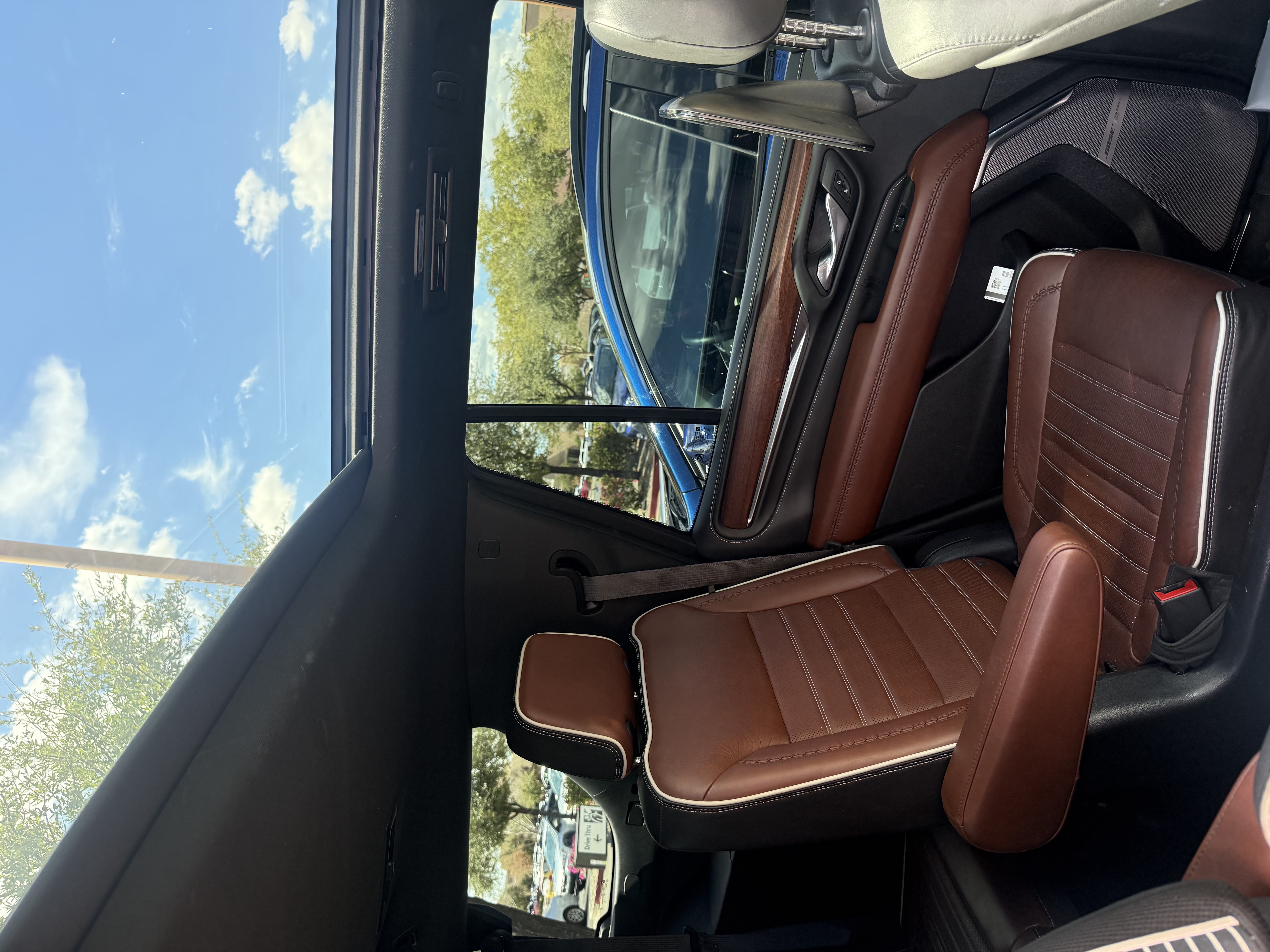 Used 2023 GMC Yukon Denali Ultimate AWD/4WD image 9
