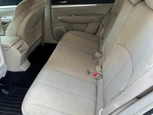 Used 2010 Subaru Outback 2.5i Premium AWD/4WD image 10