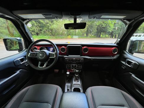 Used 2023 Jeep Gladiator Rubicon w/ LED Lighting Group image 12