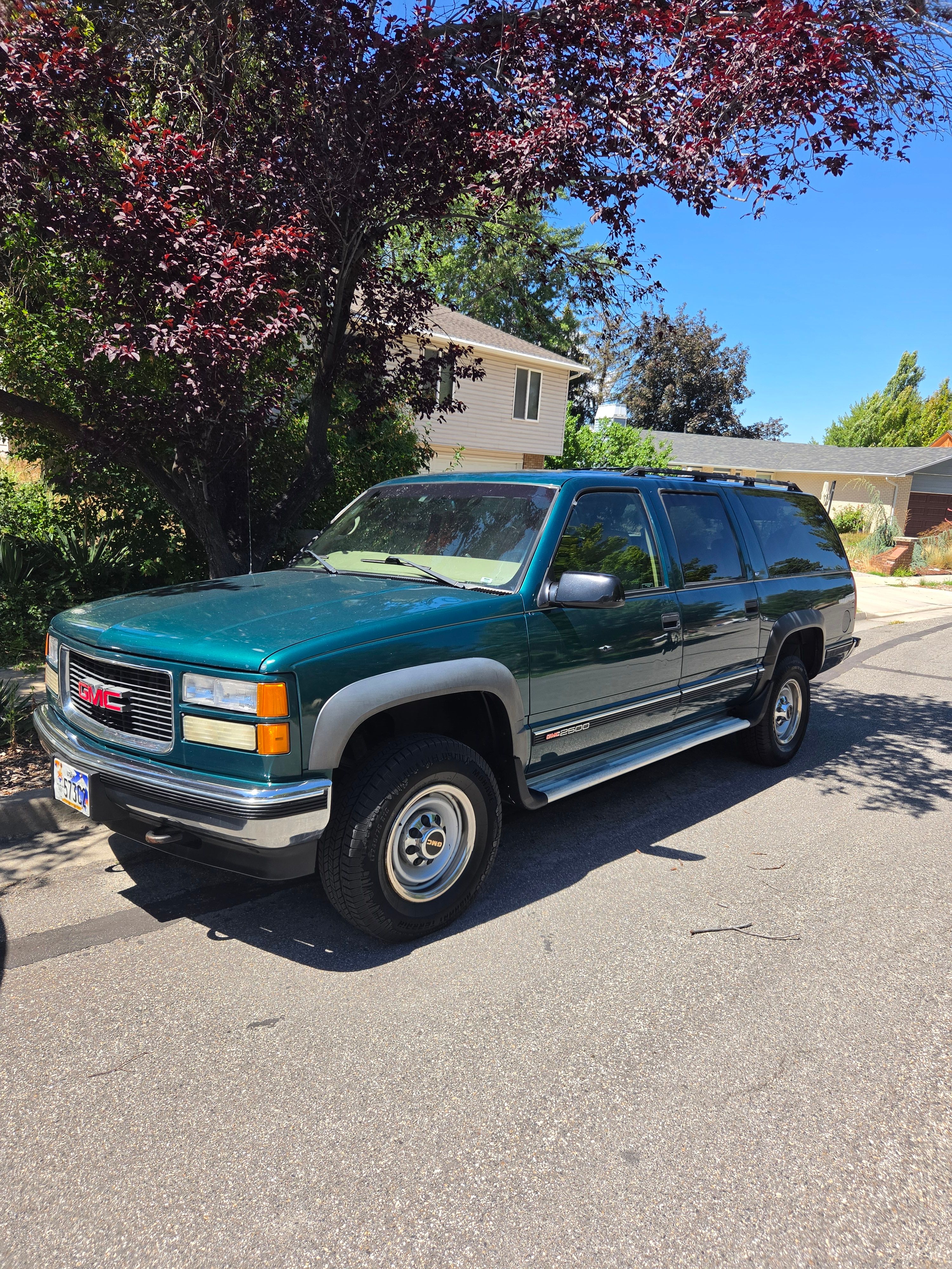 Used 1998 GMC Suburban 2500 w/ Marketing Opt Pkg 3 AWD/4WD image 2