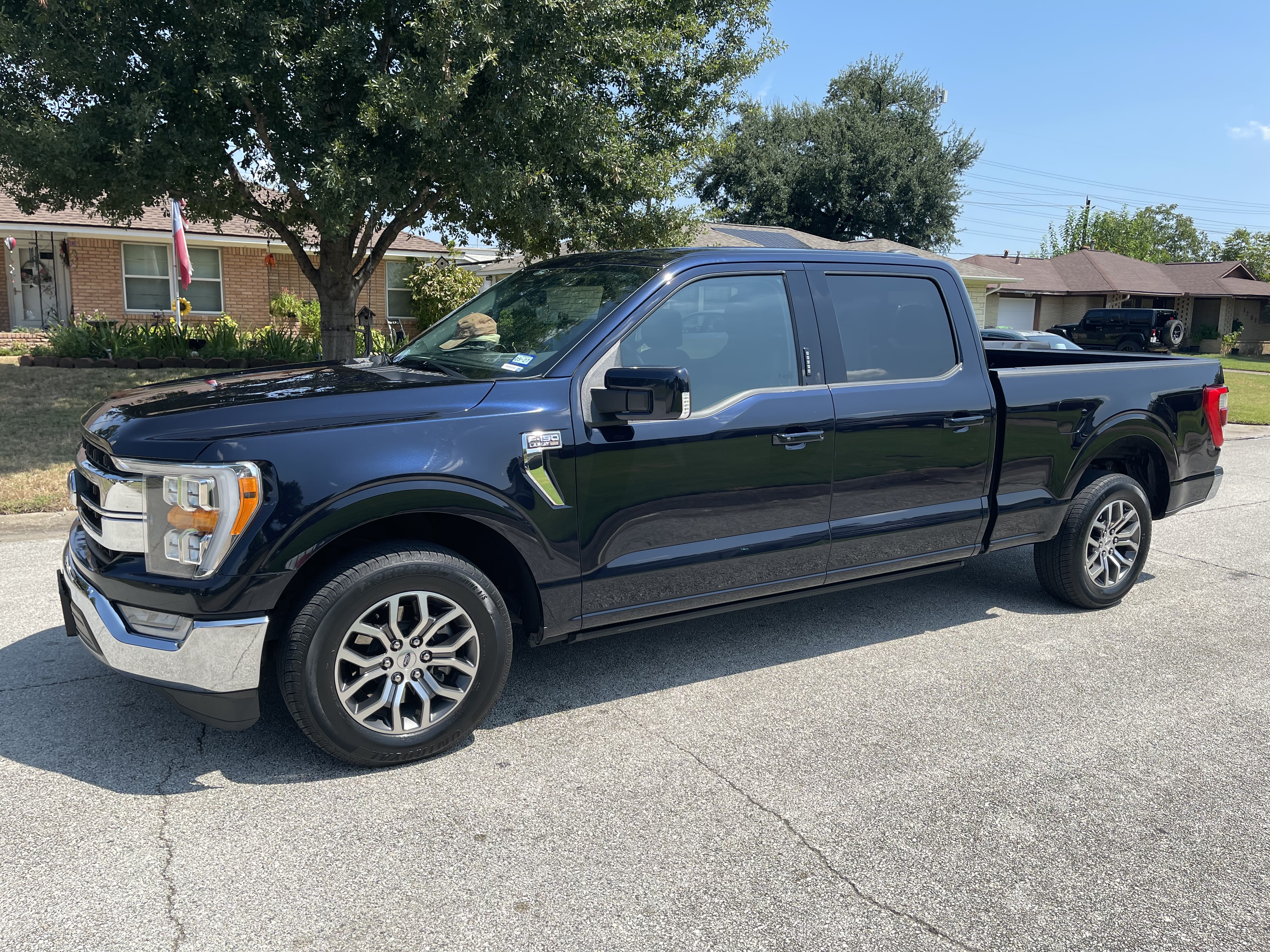 Used 2021 Ford F150 Lariat RWD image 1