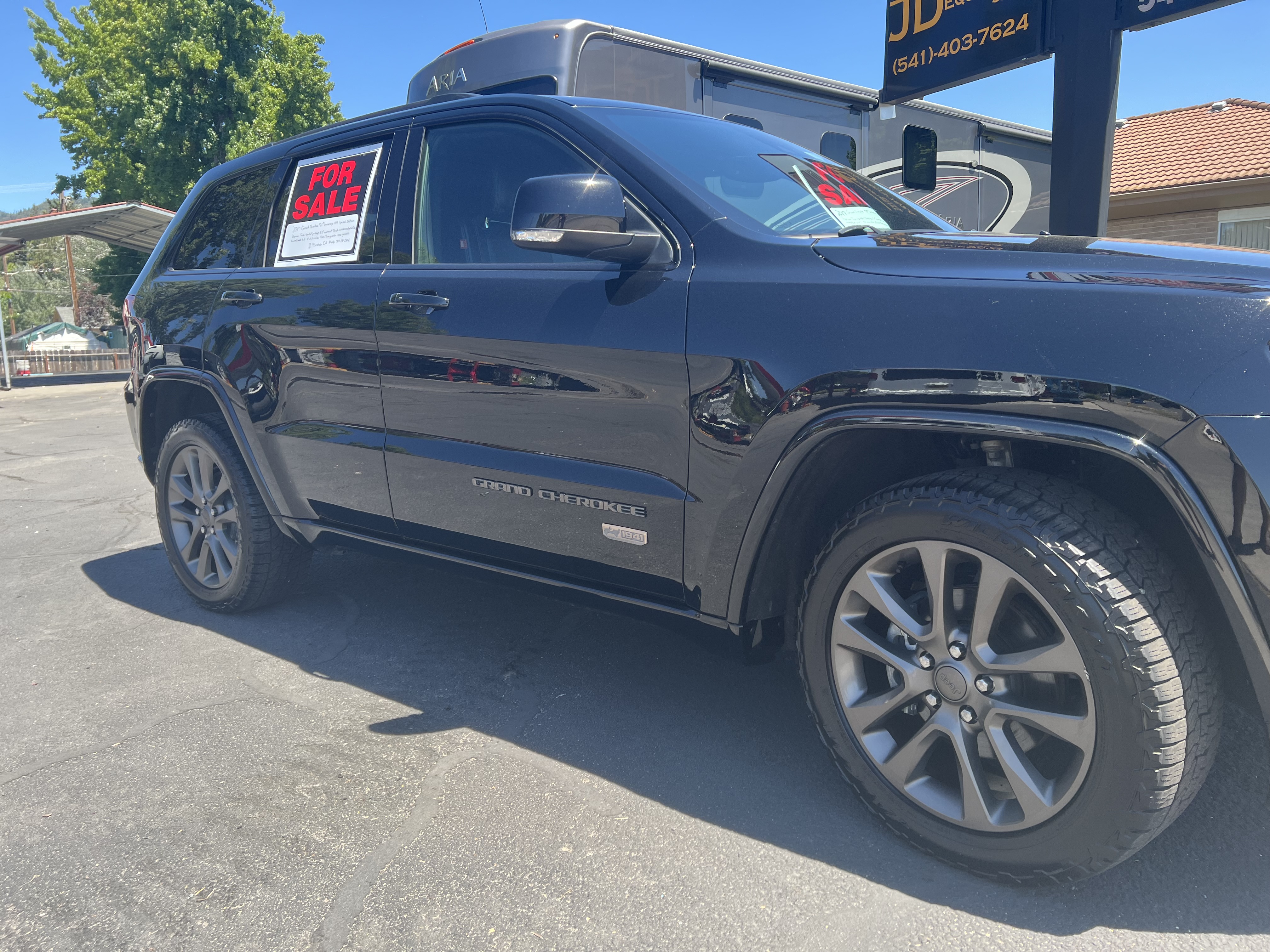 Used 2017 Jeep Grand Cherokee Limited 75th Anniversary AWD/4WD image 12