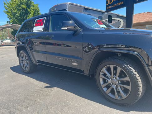 Used 2017 Jeep Grand Cherokee Limited 75th Anniversary AWD/4WD image 12