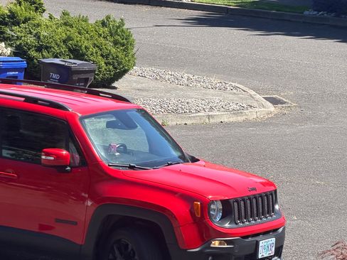 Used 2017 Jeep Renegade Altitude AWD/4WD image 5