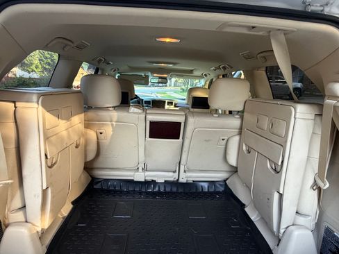 Used 2013 Lexus LX 570 4WD w/ Luxury Pkg image 10