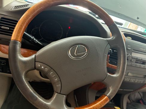 Used 2005 Lexus GX 470 w/ Preferred Accessory Pkg AWD/4WD image 2