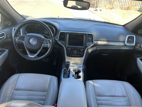 Used 2018 Jeep Grand Cherokee Limited image 10