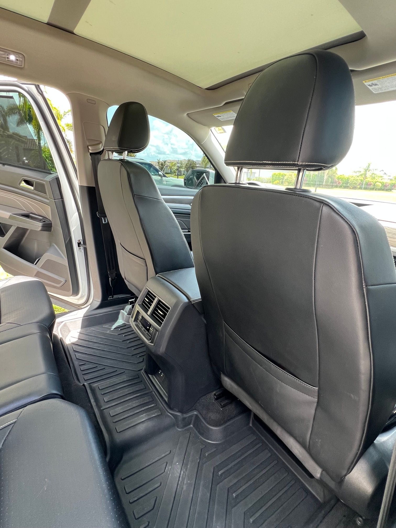 Used 2022 Volkswagen Atlas SE w/ Panoramic Sunroof Package FWD image 19