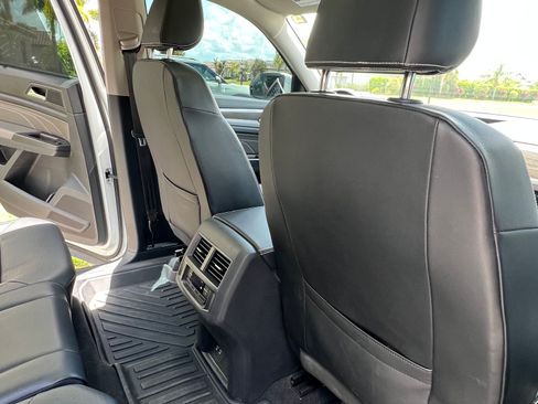 Used 2022 Volkswagen Atlas SE w/ Panoramic Sunroof Package FWD image 19