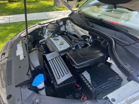 Used 2013 Volkswagen Tiguan SE image 8