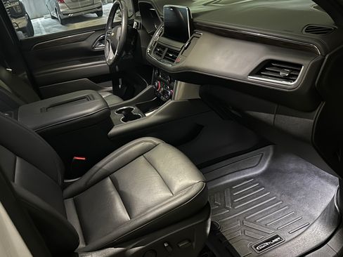 Used 2023 Chevrolet Suburban LT image 15