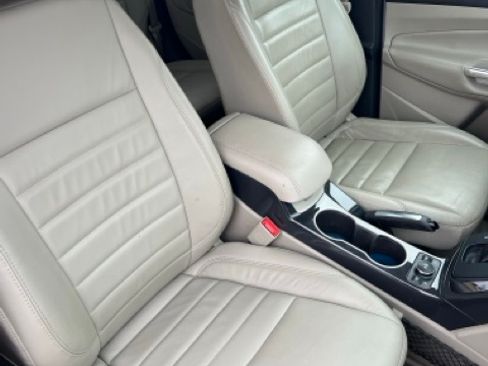 Used 2015 Ford Escape Titanium image 14