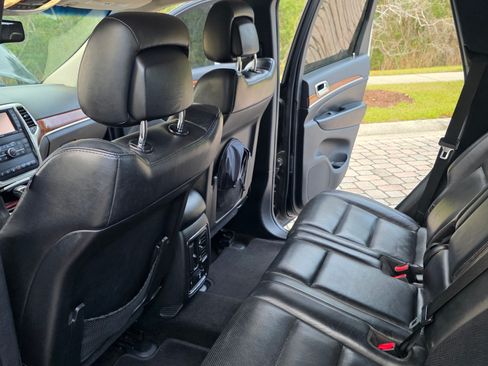 Used 2011 Jeep Grand Cherokee Limited w/ Luxury Group II image 14