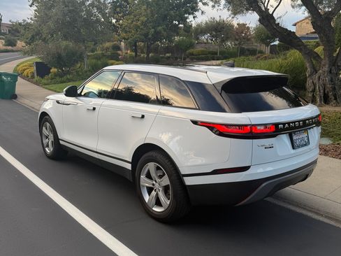Used 2018 Land Rover Range Rover Velar S image 4
