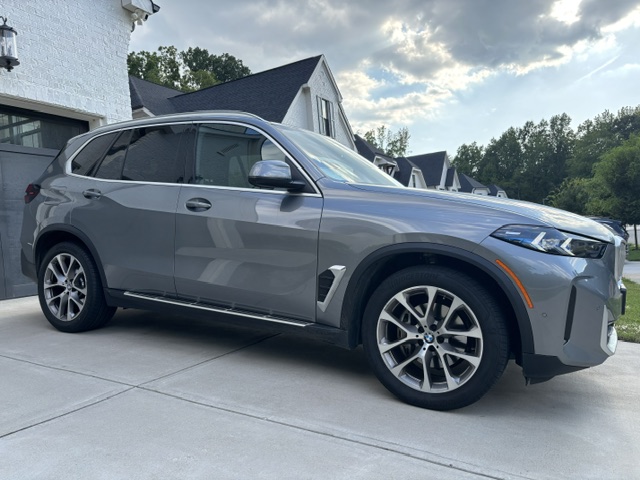 Used 2024 BMW X5 sDrive40i RWD image 2