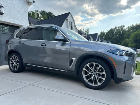 Used 2024 BMW X5 sDrive40i RWD image 2