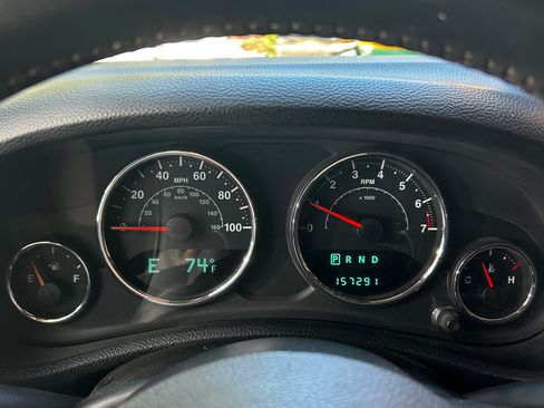 Used 2014 Jeep Wrangler Unlimited Sport AWD/4WD image 10