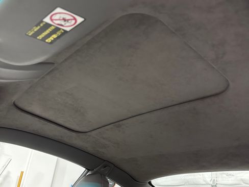 Used 2003 Porsche 911 Carrera image 9