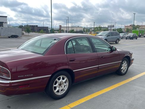 Used 2002 Buick Park Avenue w/ Prestige Pkg FWD image 2