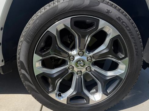 Used 2023 RAM 1500 Limited image 10