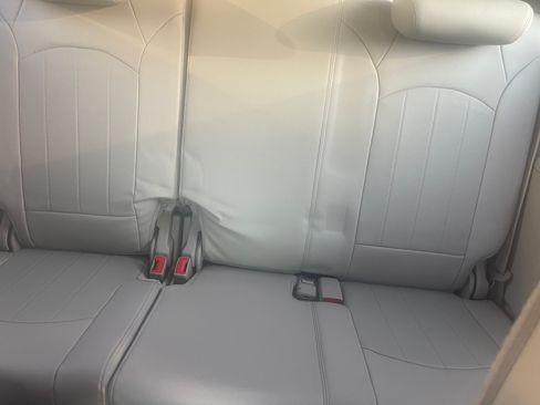 Used 2012 Buick Enclave Premium FWD image 10