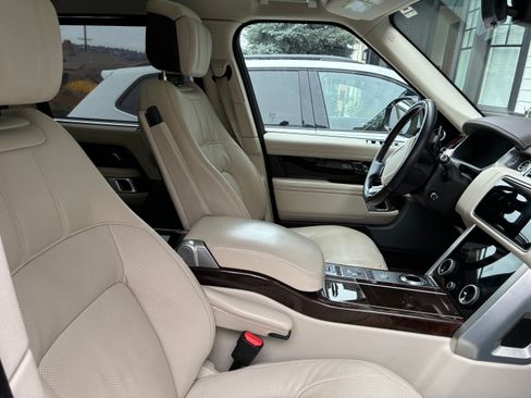 Used 2020 Land Rover Range Rover Long Wheelbase HSE image 10